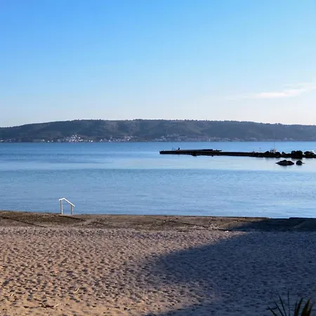 Mihaela Apartmans 150m Near The
