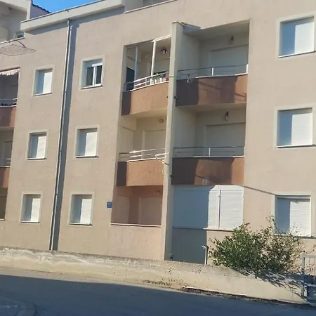Mihaela Apartmans 150m Near The Apartmán *