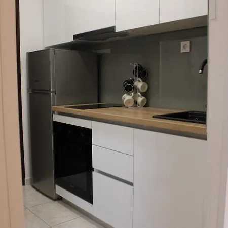 Mihaela Apartmans 150m Near The Apartman *