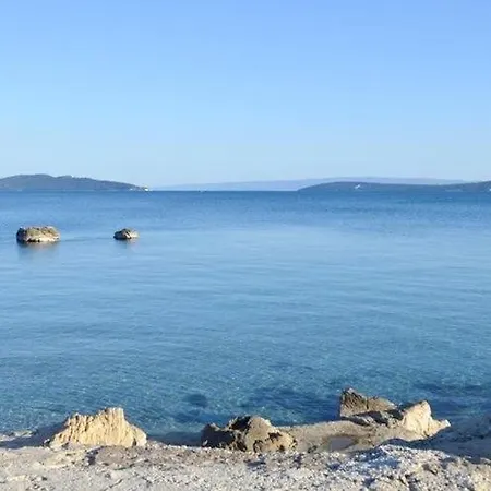 Mihaela Apartmans 150m Near The