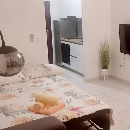 Mihaela Apartmans 150m Near The *