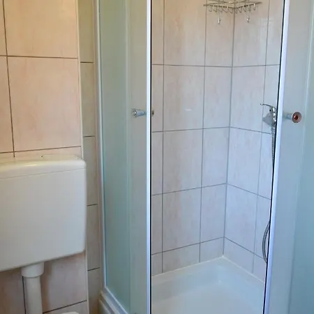 Apartment Mihaela Apartmans 150m Near The