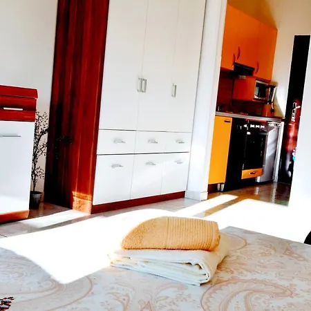 Mihaela Apartmans 150m Near The Apartment *