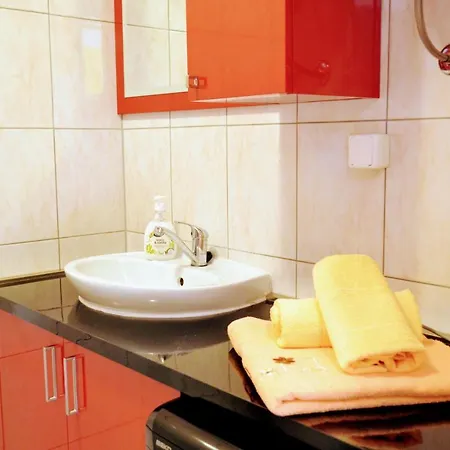 Mihaela Apartmans 150m Near The Apartment Kastela