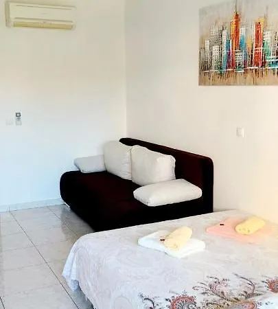 Mihaela Apartmans 150m Near The Kastela