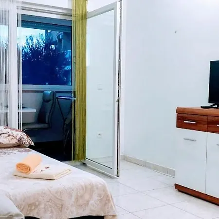 Apartment Mihaela Apartmans 150m Near The Kastela