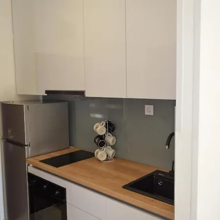 Mihaela Apartmans 150m Near The Daire *