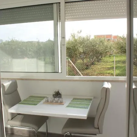 Mihaela Apartmans 150m Near The Daire