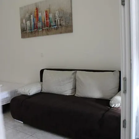 Mihaela Apartmans 150m Near The Apartment