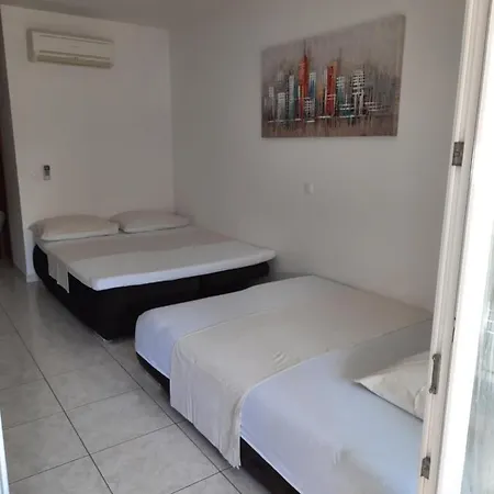Mihaela Apartmans 150m Near The Kastela