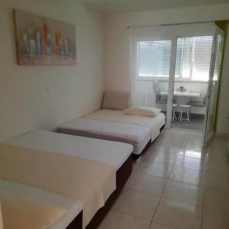 Mihaela Apartmans 150m Near The * Kastela