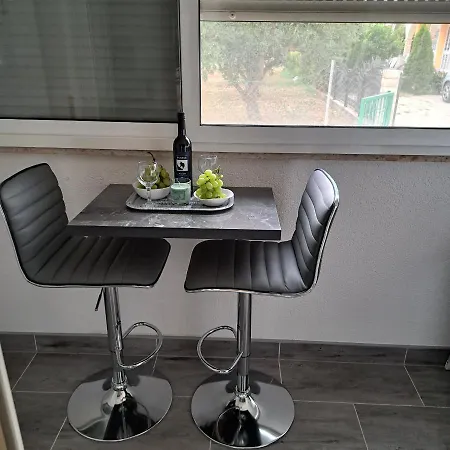 Apartment Mihaela Apartmans 150m Near The *