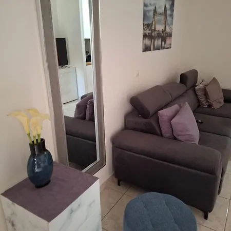 Mihaela Apartmans 150m Near The Apartment *